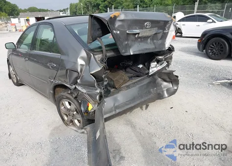 2005 Toyota Camry Xle V6 z USA, uszkodzony, nr VIN 4T1BF30K35U605782